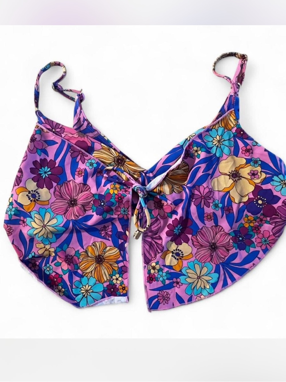 Beach Bunny Floral Bikini Top - NWOT, size medium (flaw, read note)